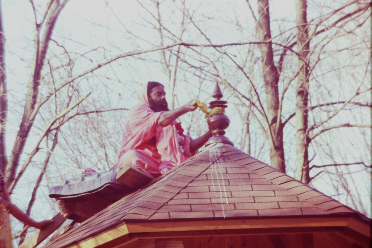 Swamiji 1990 JDRC Kumbabhishekam Temple